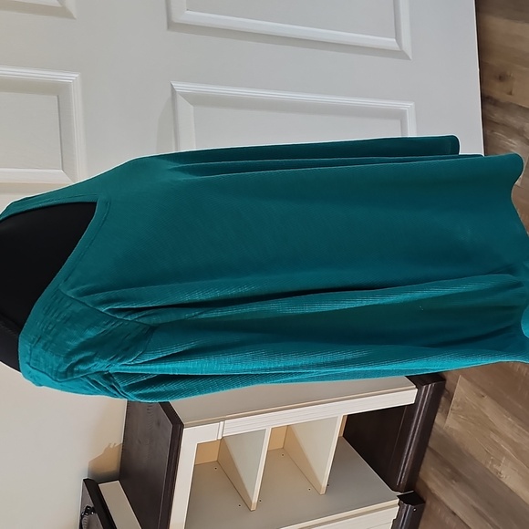 Top - Picture 6 of 16